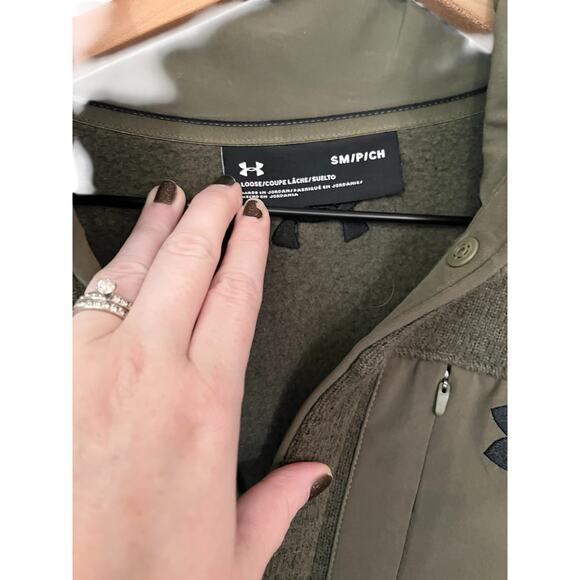 Under Armour Mens Olive Green UA Specialist Henley Size Small Button Closure - Picture 2 of 7